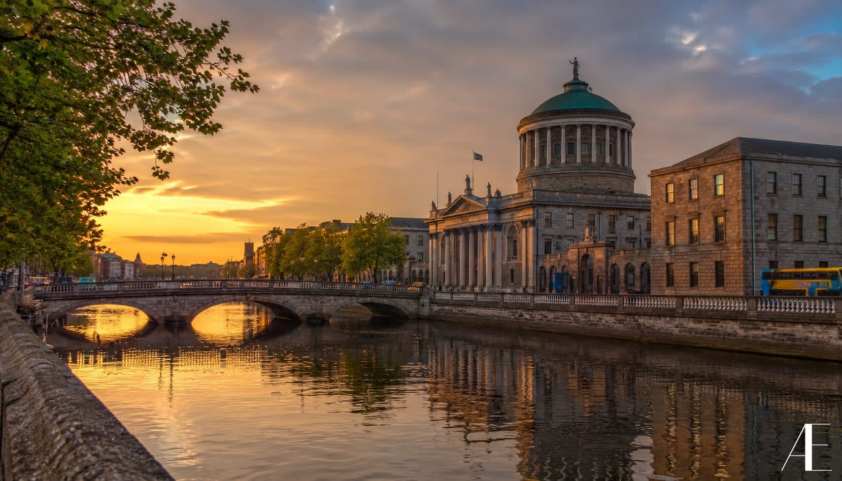 Dublin: The Complete Guide
